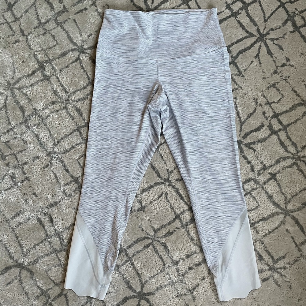 Lululemon High Rise Crop Scallop Luxtreme Legging